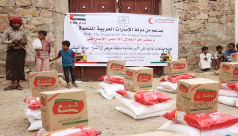 مساعدات غذائية إماراتية لأهالي المحافظات اليمنية المحررة