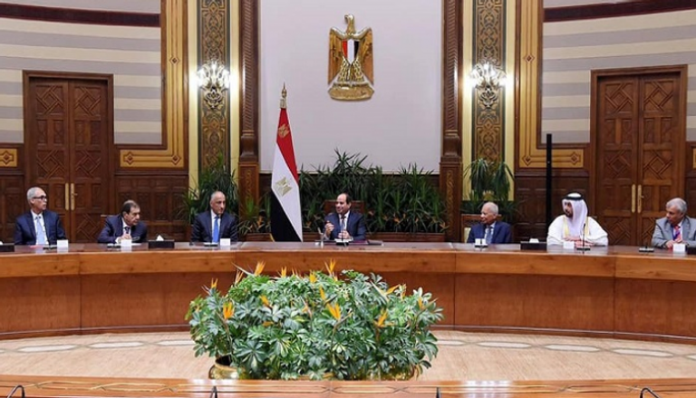 جانب من لقاء الرئيس المصري بمجلس محافظي المصارف المركزية العربية