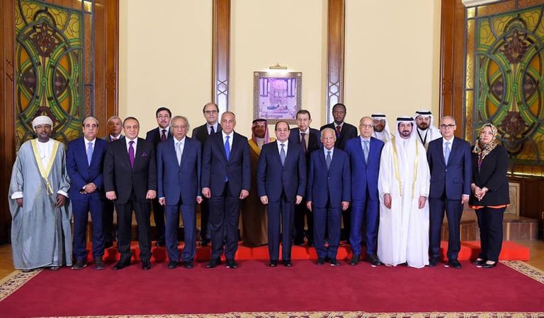 جانب من لقاء الرئيس المصري بمجلس محافظي المصارف المركزية العربية