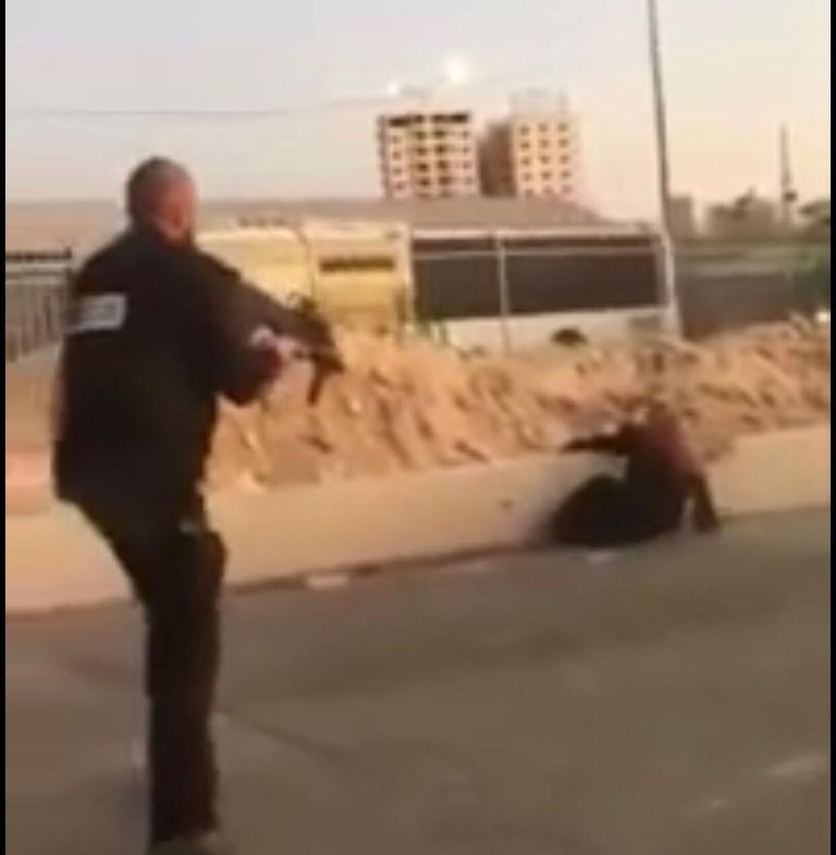 فلسطينية أضلَت مسلك المشاه عند حاجز إسرائيلي فكان مصيرها الإعدام
