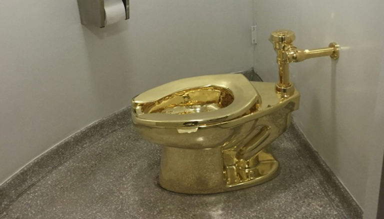 المرحاض الذهبي  