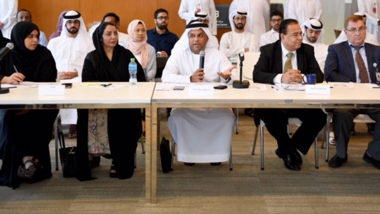 جانب من اجتماع مجموعة الإمارات للابتكار الفضائي