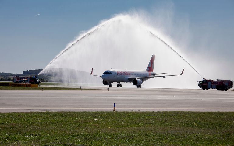 تسيير رحلات مباشرة بين الشارقة وفيينا