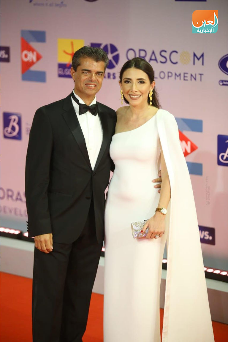 نجوم الفن يتألقون على السجادة الحمراء لـ