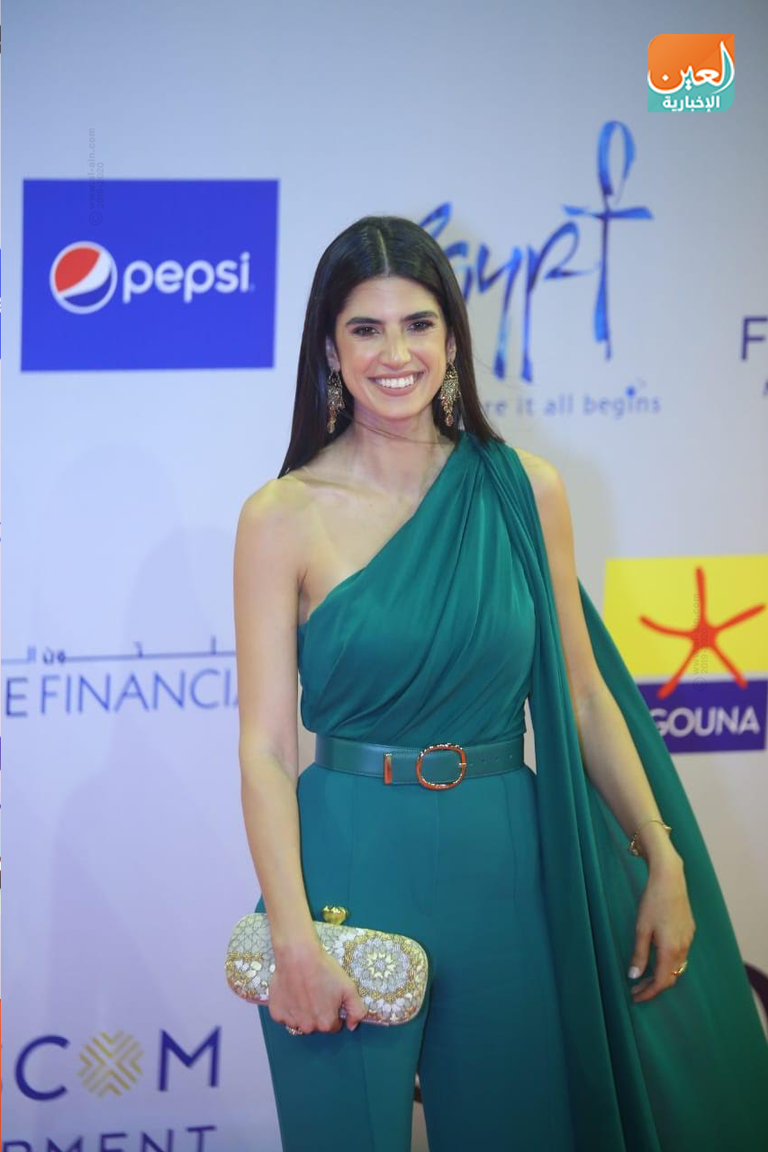 نجوم الفن يتألقون على السجادة الحمراء لـ