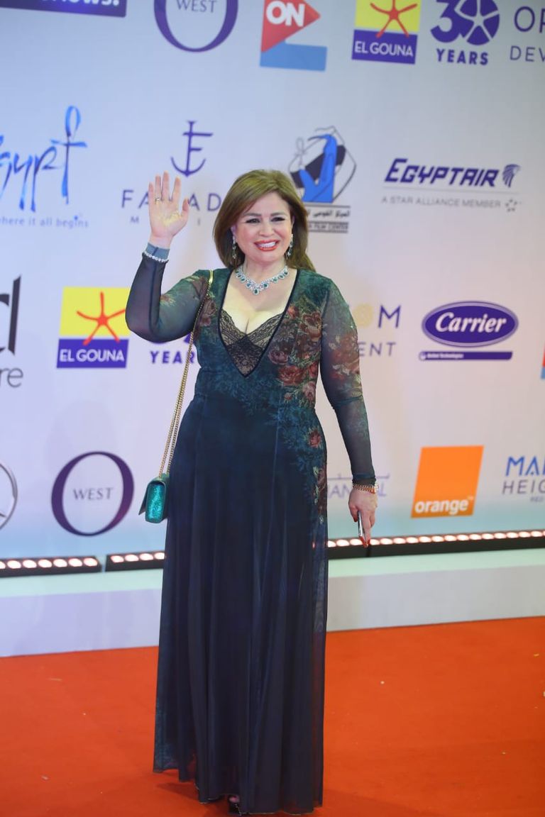 نجوم الفن يتألقون على السجادة الحمراء لـ