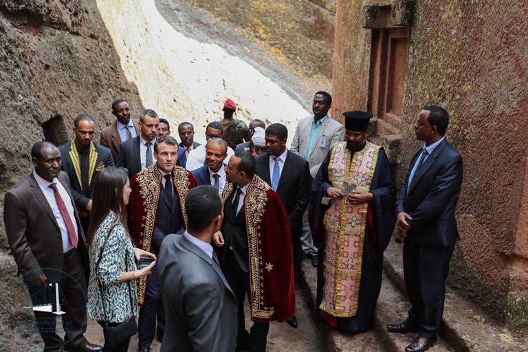 الوزير الفرنسي يدشن مشروع ترميم كنائس "لاليبيلا"