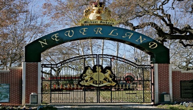 مايكل جاكسون حرص على اقتناء شمبانزي كحيوان أليف أطلق عليه بابلز