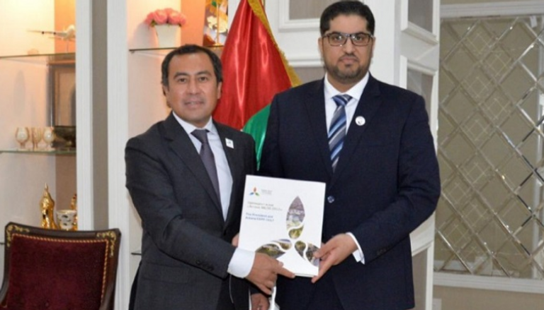 السفير الإماراتي يلتقي مفوض عام جناح كازاخستان في "إكسبو 2020"