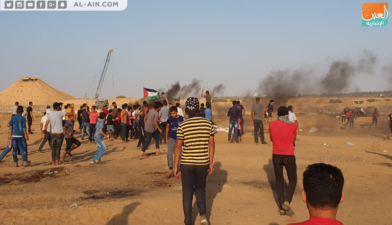 الاحتلال يواجه مسيرات العودة السلمية بالرصاص الحي