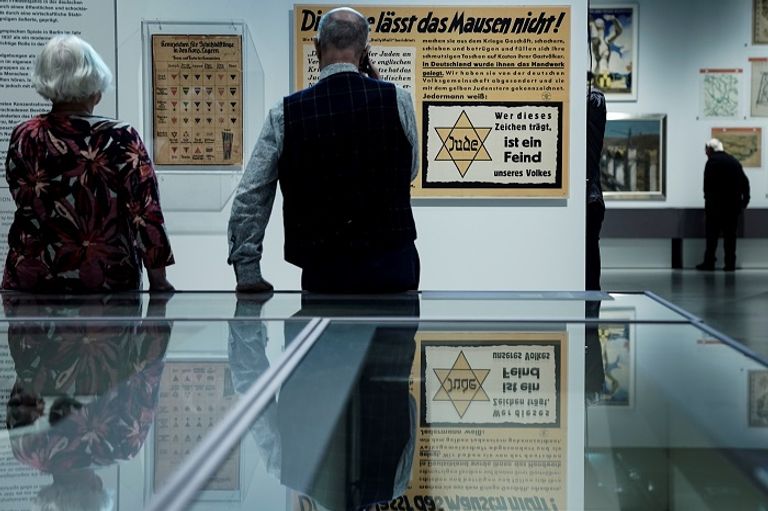 المعرض يقام في متحف سيرتوخينبوش الهولندي