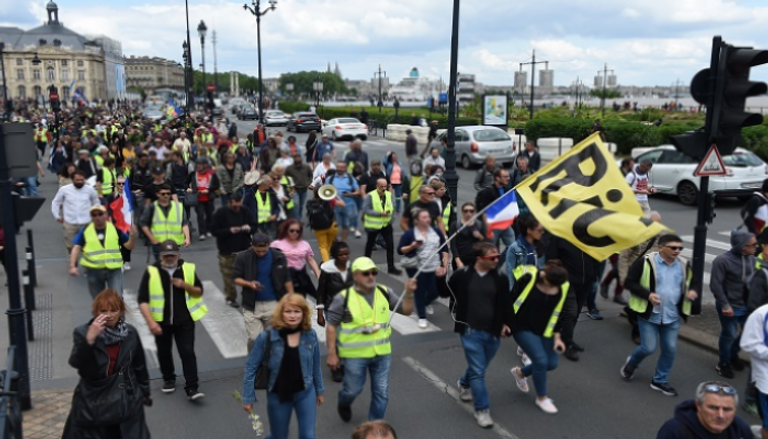 مسيرات السترات الصفراء - الفرنسية