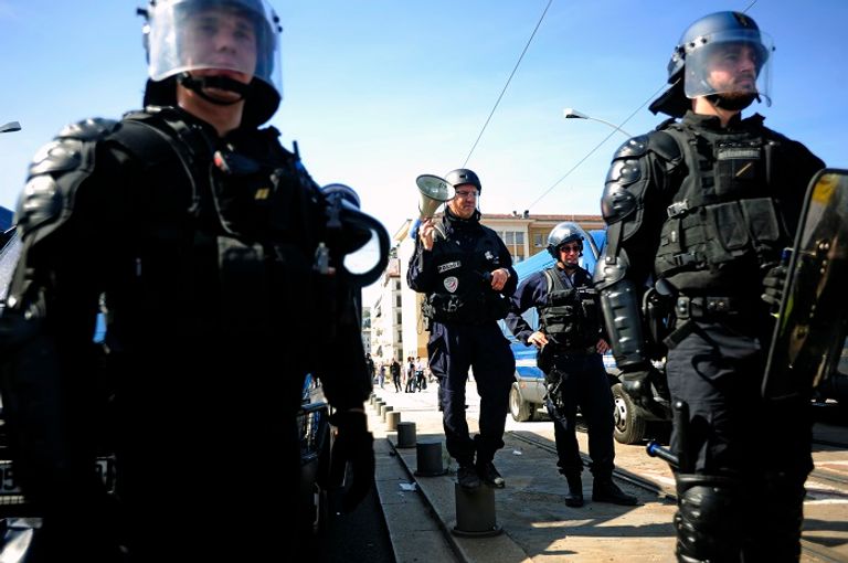 أصحاب "السترات الصفراء" يعودون إلى شوارع باريس