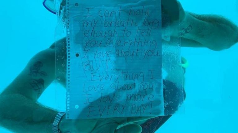 ستيفن وصديقته كينيشا 