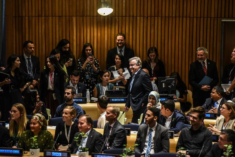 جانب من مشاركة الشباب في قمة المناخ