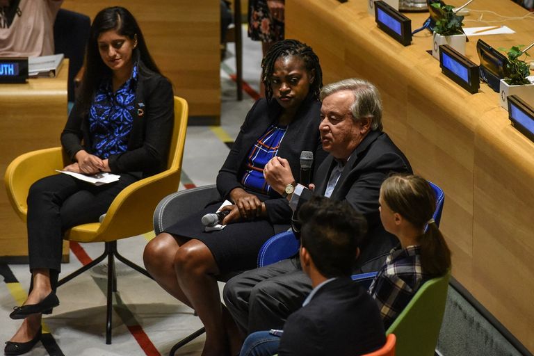 جانب من مشاركة الشباب في قمة المناخ