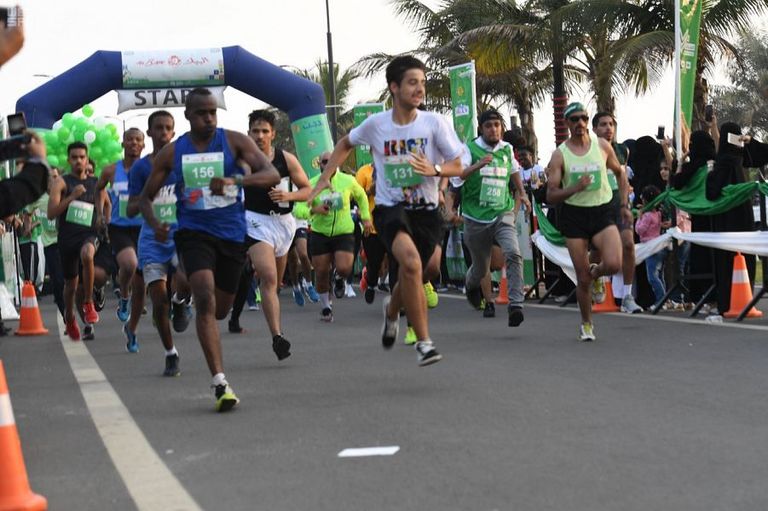 من فعاليات سباق الجري في جدة