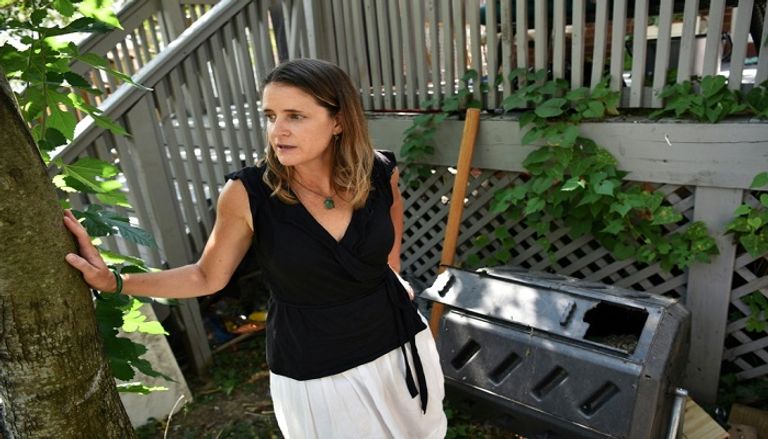 ألواح للطاقة الشمسية على سطح منزل إليزابيث هوجان