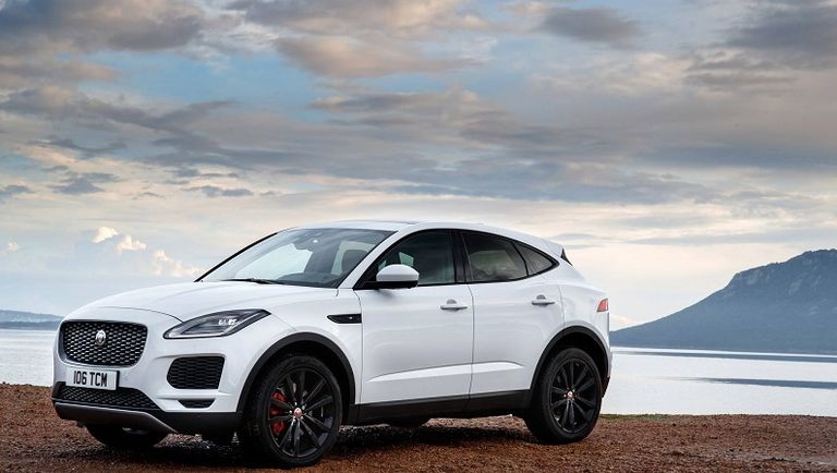 نسخة Checkered Flag الجديدة من طراز E-pace 