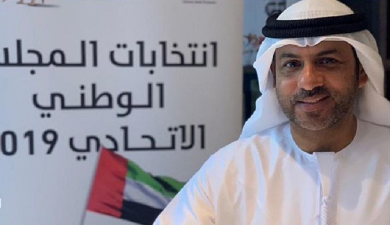 أول مواطن إماراتي يصوت في الانتخابات