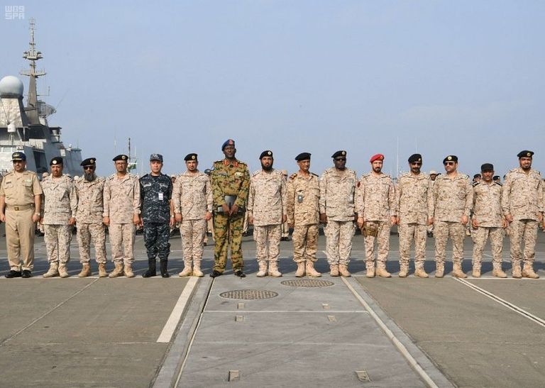 لقاء للقادة العسكريين على هامش المناورات