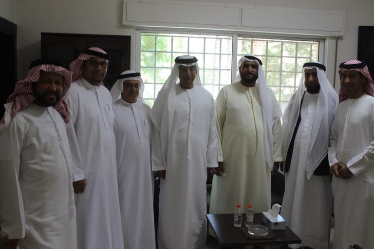 أول مواطن إماراتي يصوت في الانتخابات