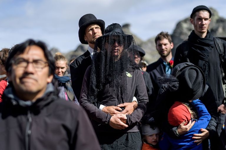 250 شخصاً شاركوا في المسيرة الجنائزية