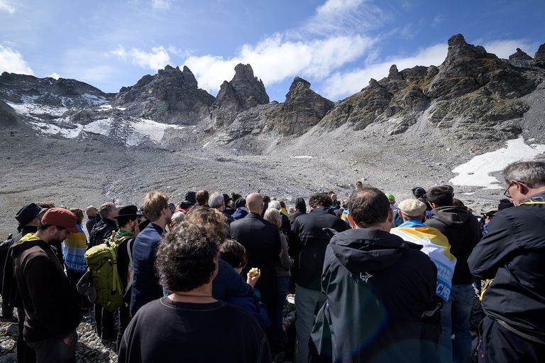 250 شخصاً شاركوا في المسيرة الجنائزية