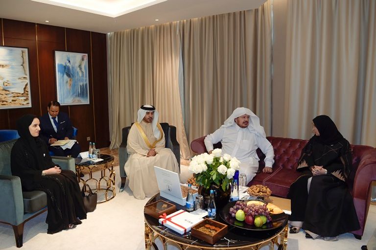 من لقاء الدكتورة أمل عبدالله القبيسي ورئيس مجلس الشورى السعودي