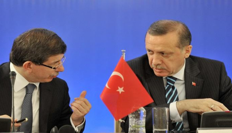 الرئيس التركي رجب أردوغان ورئيس الوزراء الأسبق أحمد داود أوغلو-أرشيفية