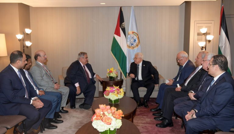 الرئيس الفلسطيني محمود عباس يلتقي وزير خارجية البحرين بنيويورك