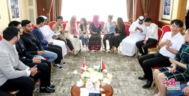 حوار ثقافي بين الطلبة الإماراتيين والصينيين احتفالا بعام التسامح