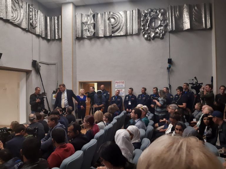 من المؤتمر الصحفي لرواد الفضاء