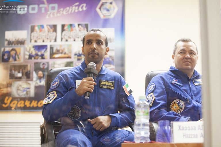 جانب من المؤتمر الصحفي لرواد الفضاء