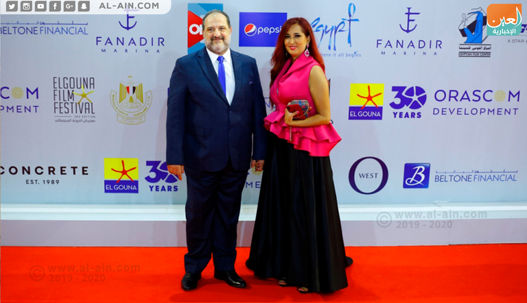 الفنانتان هند صبري وبشرى قبل عرض 