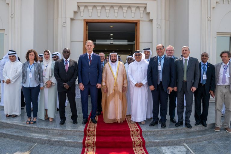 حاكم الشارقة خلال ندوة حفظ التراث