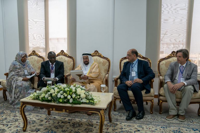 حاكم الشارقة خلال ندوة حفظ التراث