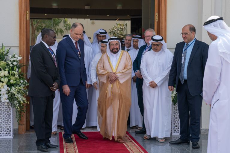 حاكم الشارقة خلال ندوة حفظ التراث