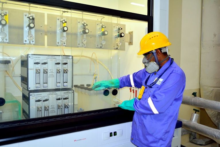 أول إنتاج إماراتي من أنابيب الصلب عالية الجودة وكبيرة القطر 