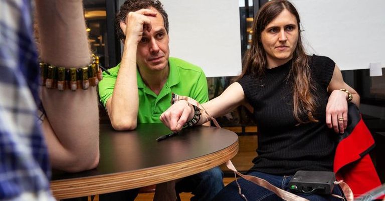 فيسبوك تسعى إلى تعزيز تقنية الواقع المعزز