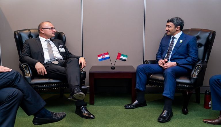 وزير الخارجية والتعاون الدولي الإماراتي مع وزير خارجية فنلندا