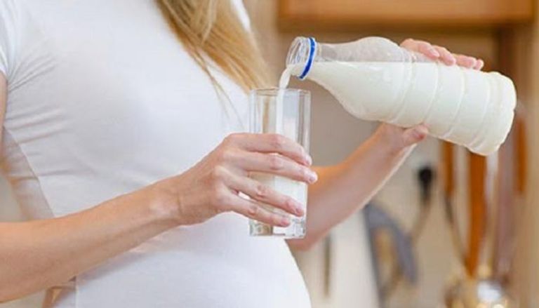 شرب كوب من الحليب البارد يخفف أعراض حرقة المعدة