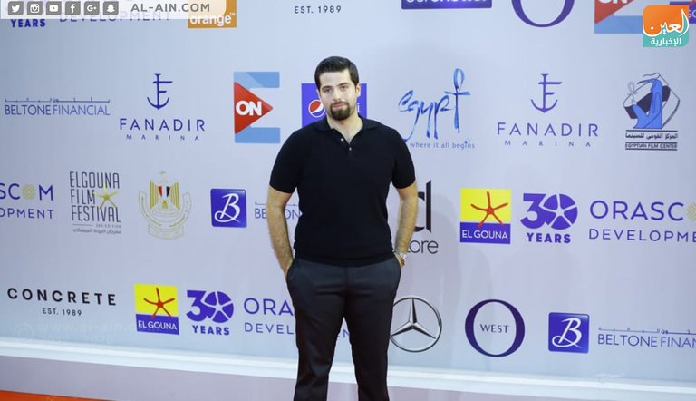 طلاب مدرسة الجونة قبل حضور عرض"الفارس والأميرة"