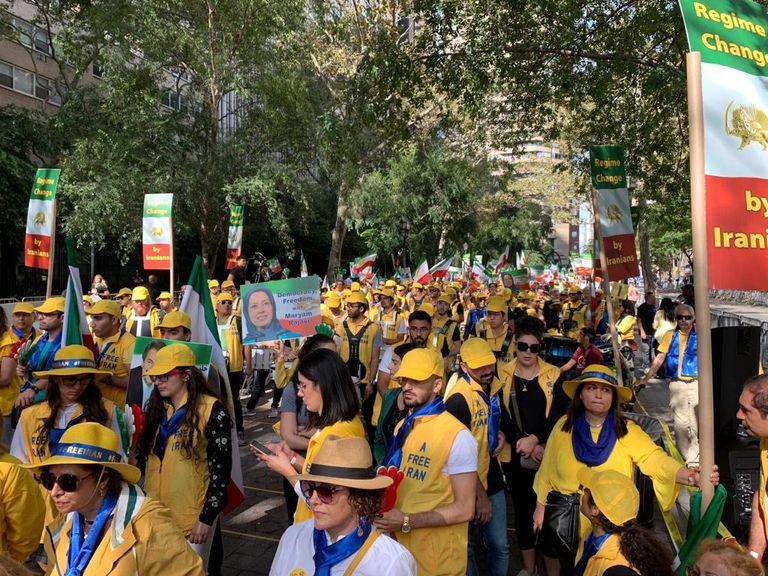 جانب من مظاهرة الإيرانيين في نيويورك