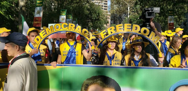 جانب من مظاهرة الإيرانيين في نيويورك