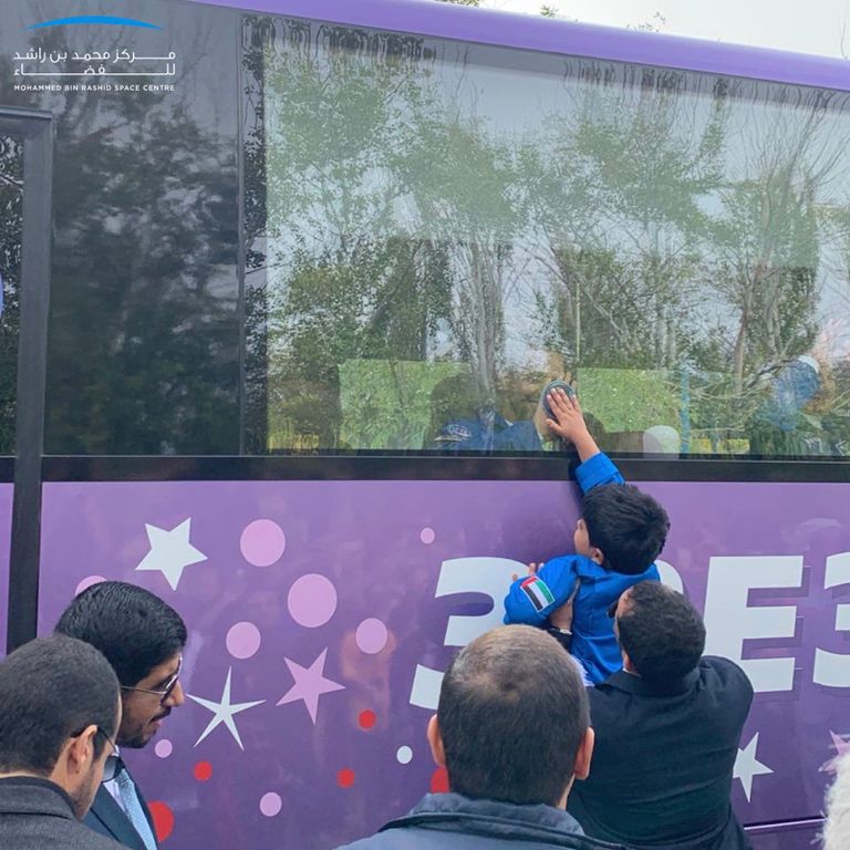 الإمارات تحقق حلم الفضاء.. المنصوري يصل المحطة الدولية