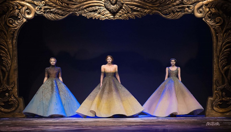 "فاشن فوروورد دبي" يسلط الضوء على مجموعة واسعة من الأزياء الراقية 