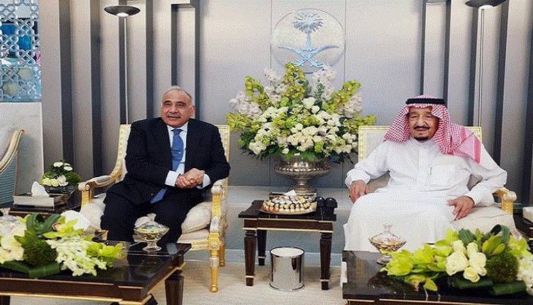 الملك سلمان بن عبدالعزيز آل سعود خلال استقباله عادل عبدالمهدي