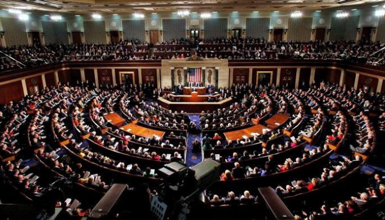 إحدى جلسات مجلس الشيوخ الأمريكي الرئيس الأمريكي دونالد ترامب ونظيره الأوكراني فولوديمير زيلينسكي