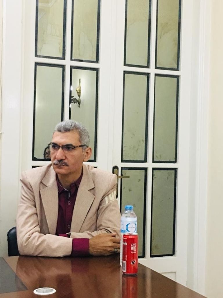 الكاتب شريف صالح (ارشيف ) شعار مؤسسة شومان- أرشيفية